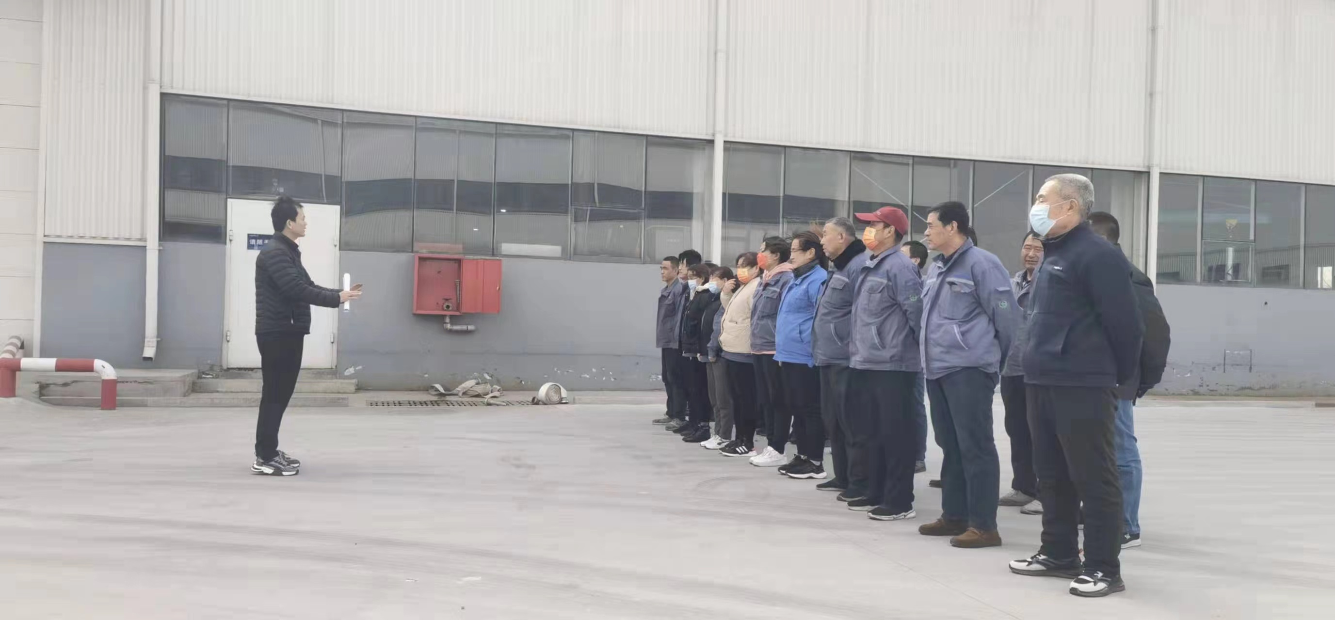 開展消防演練，提升員工應(yīng)急能力(圖1)